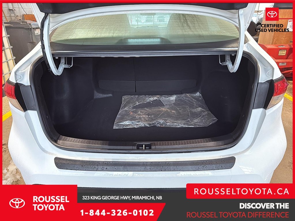 2021 Toyota Corolla LE in Miramichi, New Brunswick - 6 - w1024h768px