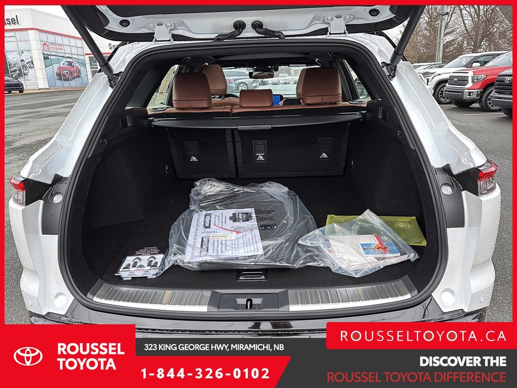 2026 Toyota Crown Signia Limited in Miramichi, New Brunswick - 6 - w1024h768px