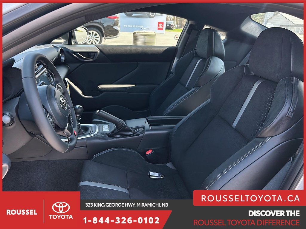 2025 Toyota GR86 Premium MT in Miramichi, New Brunswick - 9 - w1024h768px