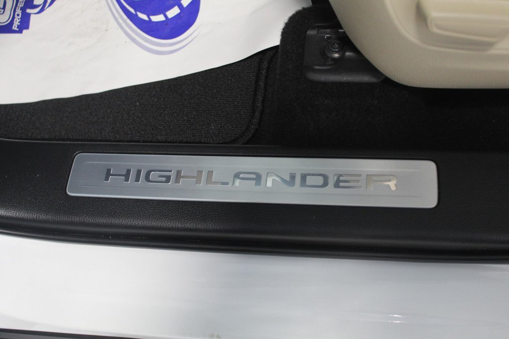 Highlander Hybrid Limited 2023 à Miramichi, Nouveau-Brunswick - 15 - w1024h768px