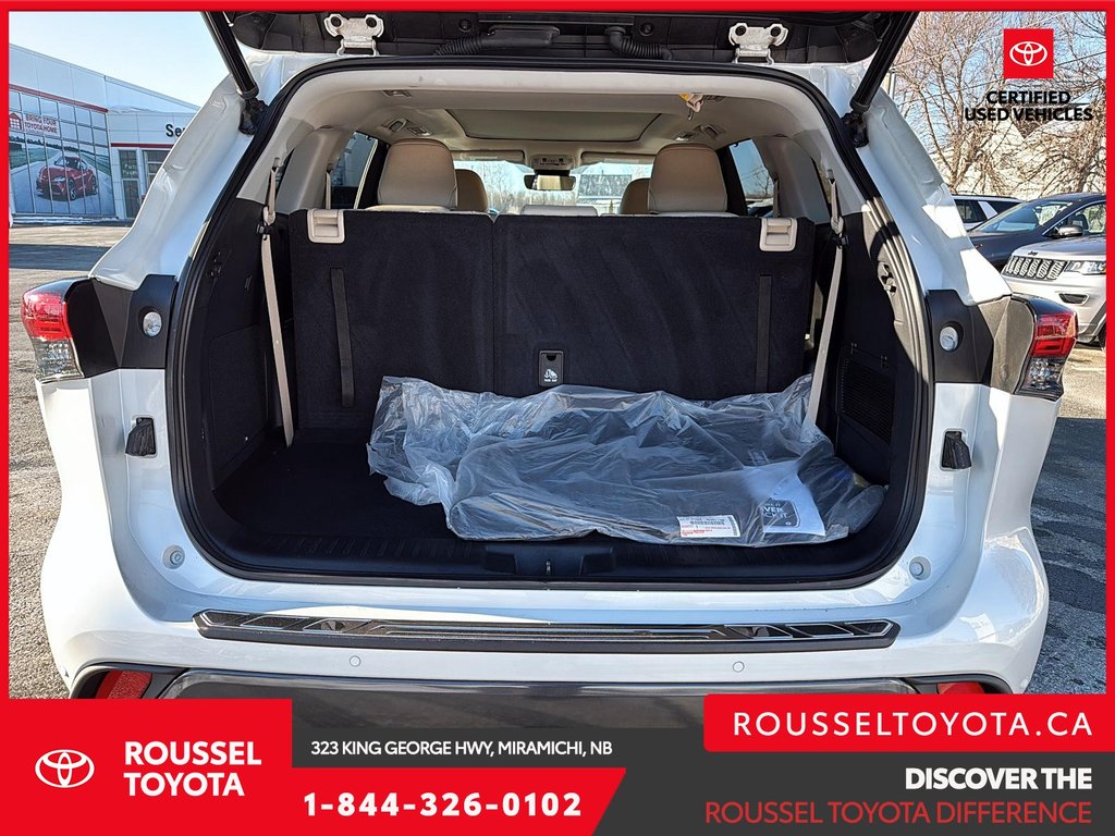 2023 Toyota Highlander Hybrid Limited in Miramichi, New Brunswick - 6 - w1024h768px