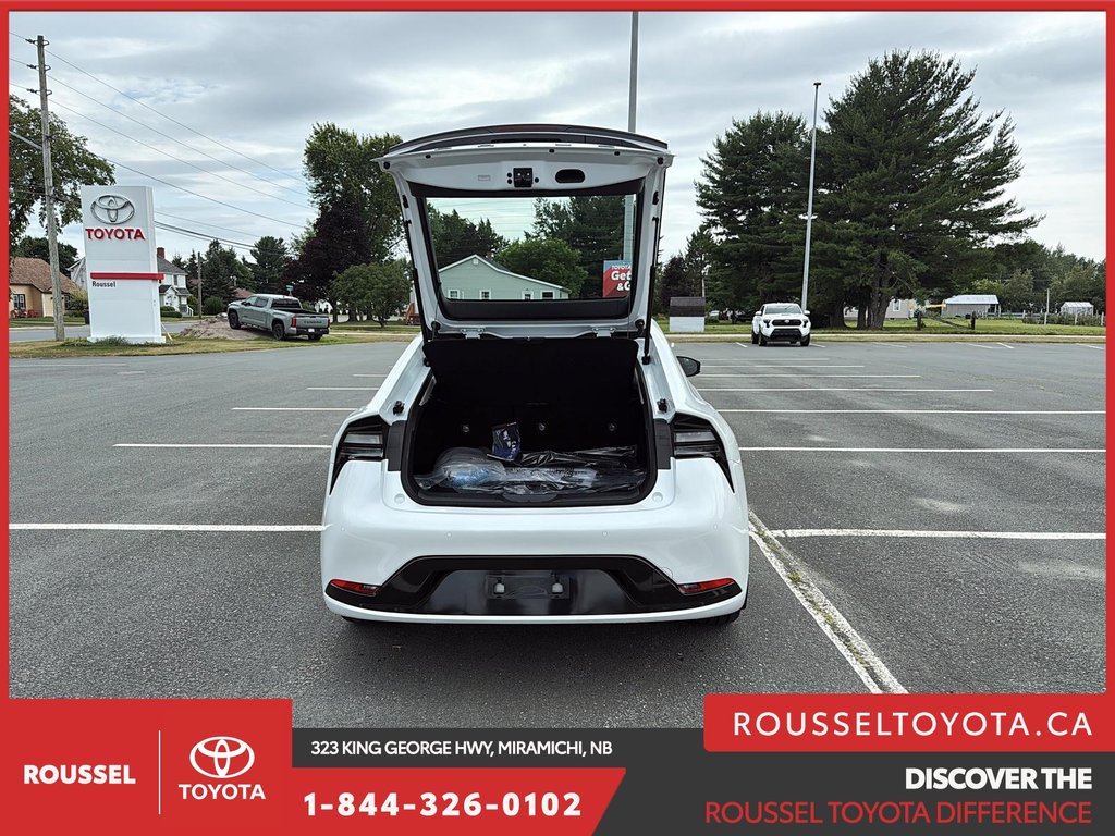 Toyota Prius Plug-in Hybrid XSE 2025 à Miramichi, Nouveau-Brunswick - 6 - w1024h768px