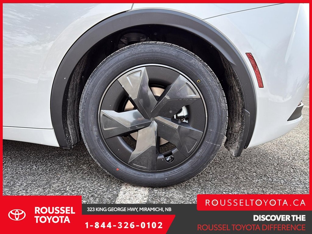 2026 Toyota Prius Plug-in Hybrid SE in Miramichi, New Brunswick - 7 - w1024h768px