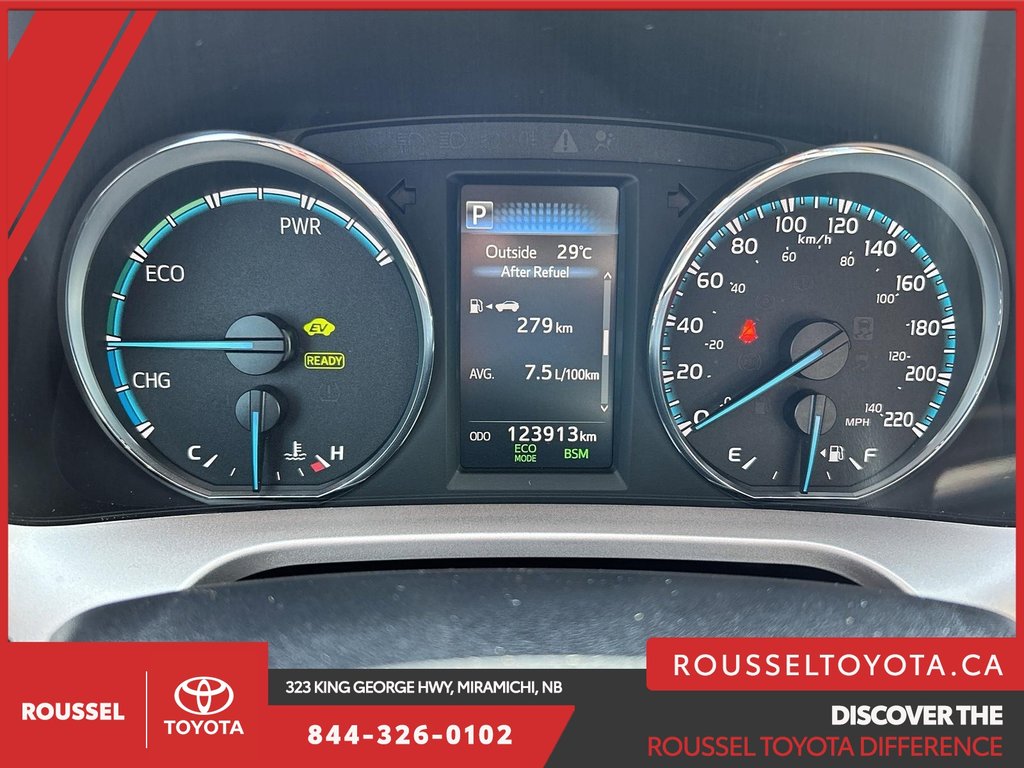 2016  RAV4 Hybrid LE+ in Miramichi, New Brunswick - 13 - w1024h768px