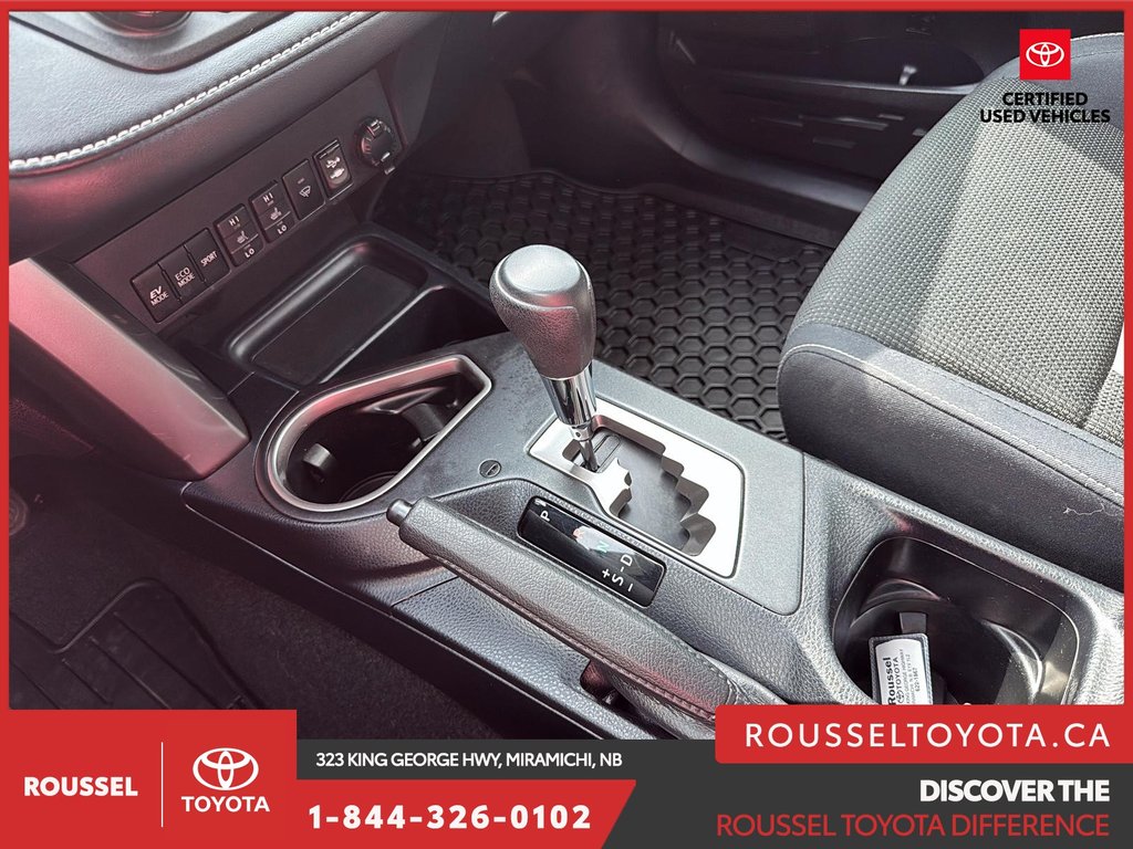 2016 Toyota RAV4 Hybrid XLE in Miramichi, New Brunswick - 15 - w1024h768px
