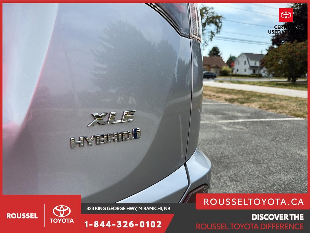 2016 Toyota RAV4 Hybrid XLE in Miramichi, New Brunswick - 16 - w1024h768px