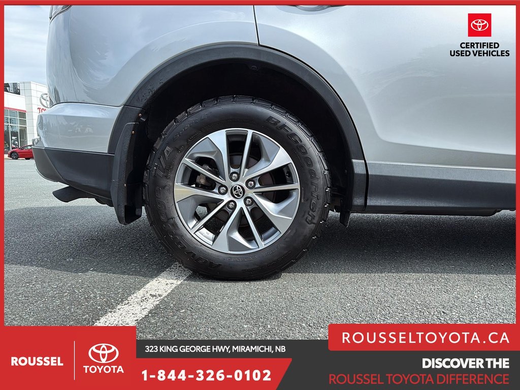 2016 Toyota RAV4 Hybrid XLE in Miramichi, New Brunswick - 7 - w1024h768px