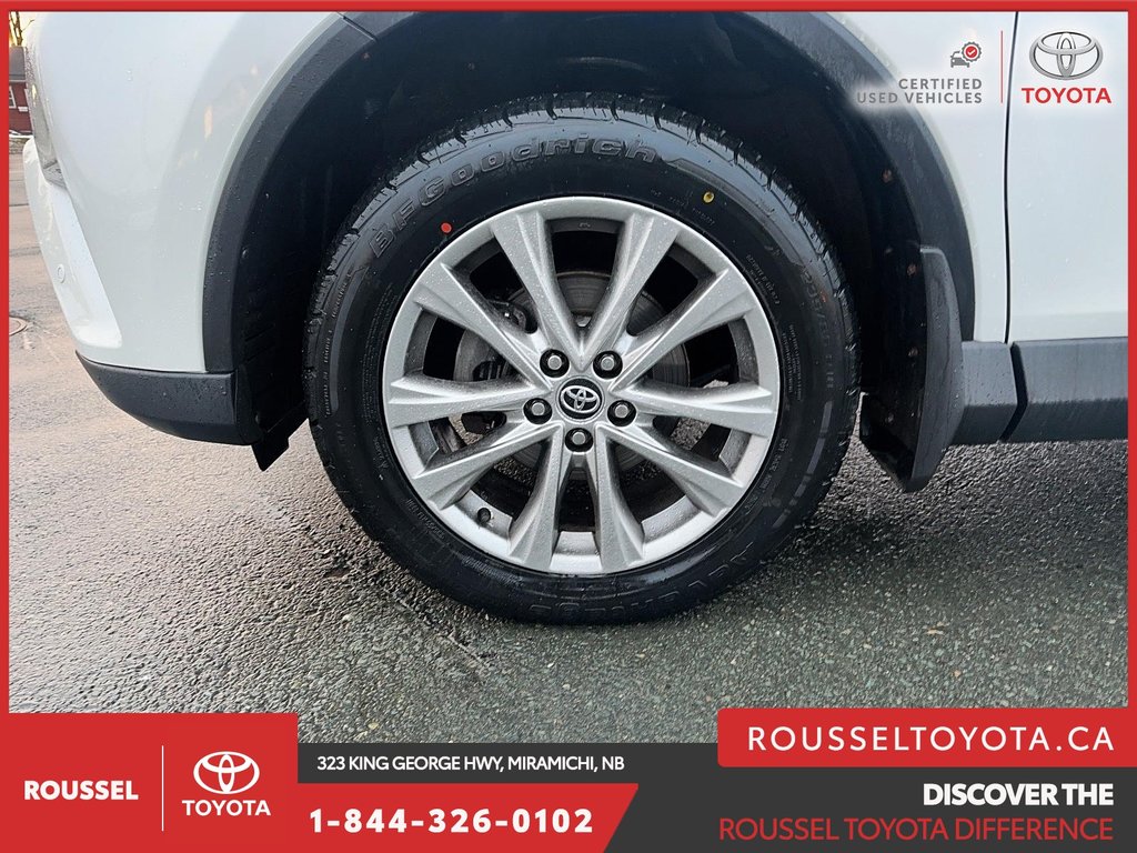 2018 Toyota RAV4 LIMITED in Miramichi, New Brunswick - 7 - w1024h768px