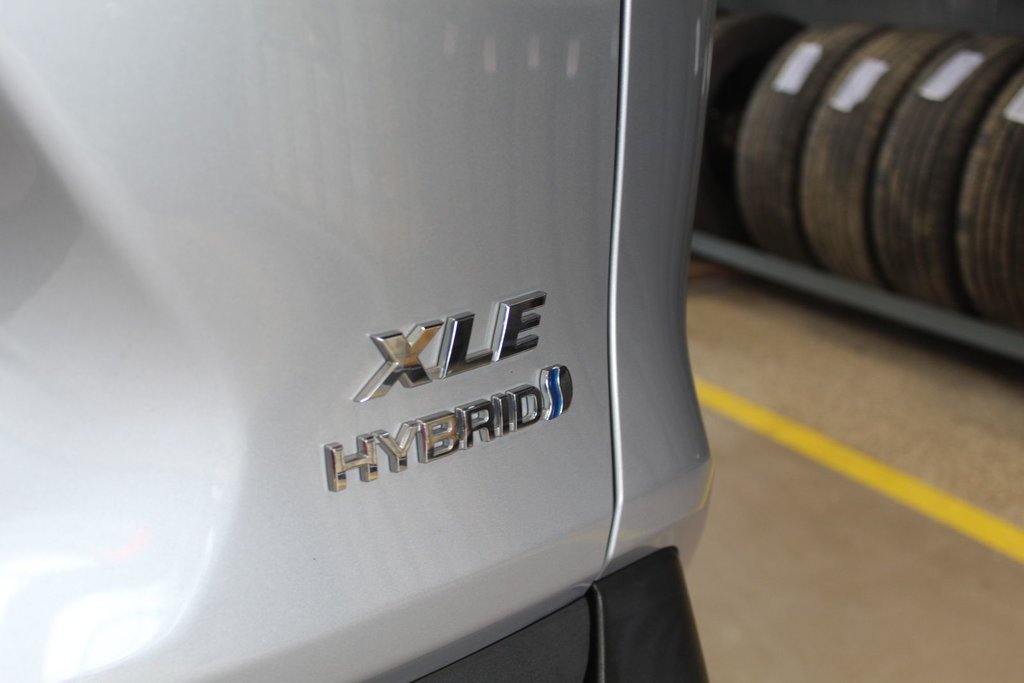 2019  RAV4 Hybrid XLE in Miramichi, New Brunswick - 7 - w1024h768px