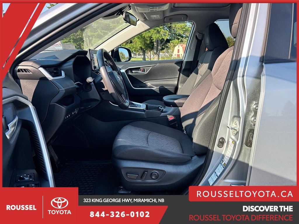 2019  RAV4 XLE in Miramichi, New Brunswick - 9 - w1024h768px