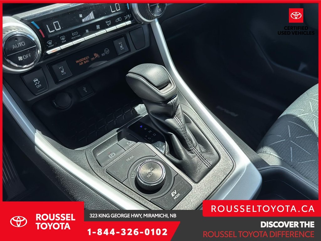 2020 Toyota RAV4 Hybrid LE in Miramichi, New Brunswick - 15 - w1024h768px