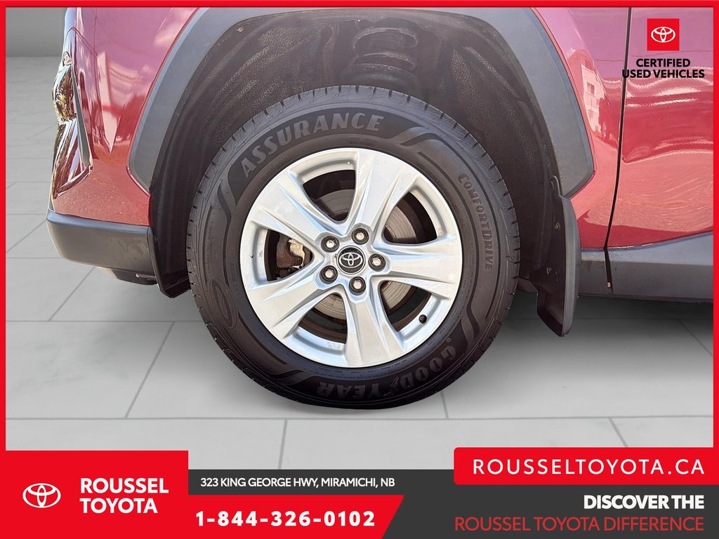 2020 Toyota RAV4 Hybrid LE in Miramichi, New Brunswick - 7 - w1024h768px