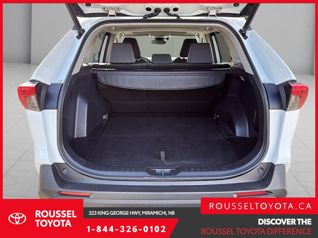 2021 Toyota RAV4 XLE in Miramichi, New Brunswick - 6 - w1024h768px