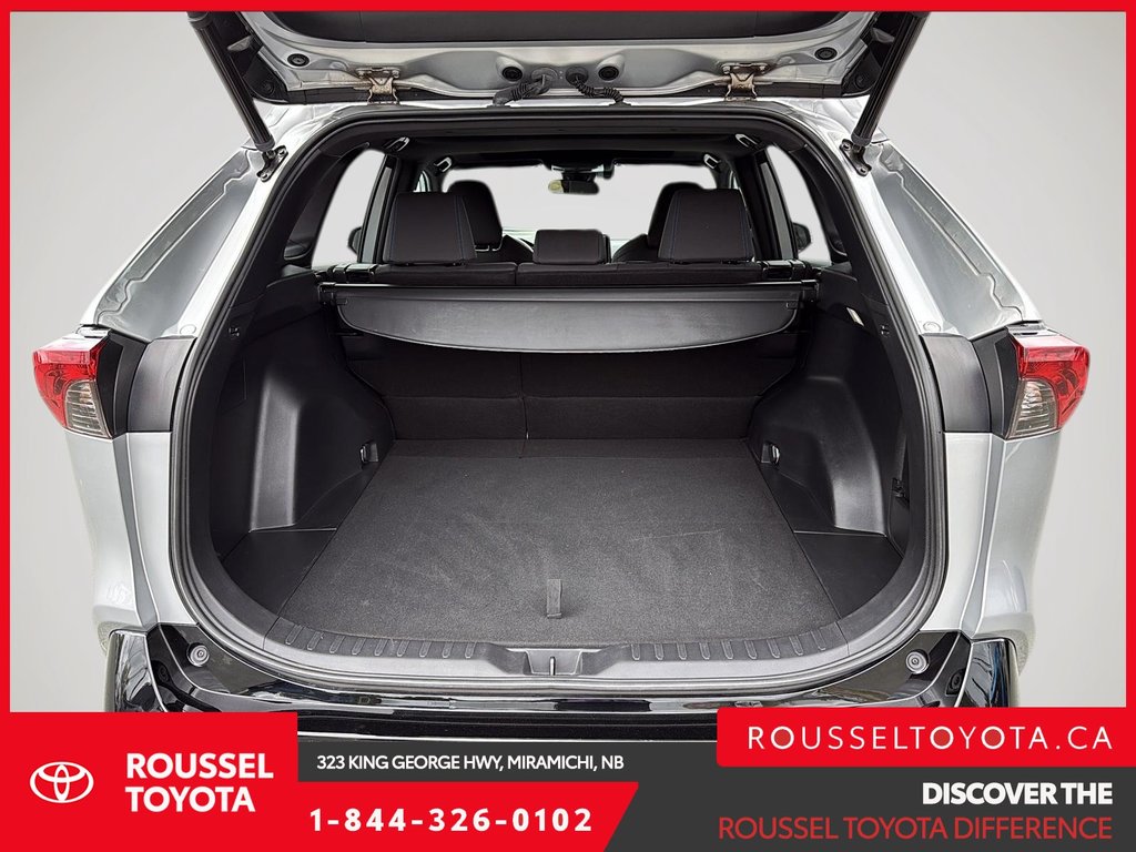 2022 Toyota RAV4 Hybrid SE in Miramichi, New Brunswick - 6 - w1024h768px