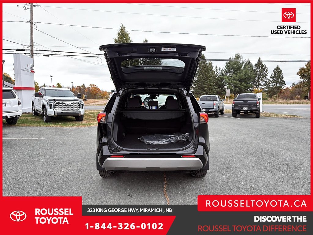 Toyota RAV4 Hybrid SE 2023 à Miramichi, Nouveau-Brunswick - 6 - w1024h768px
