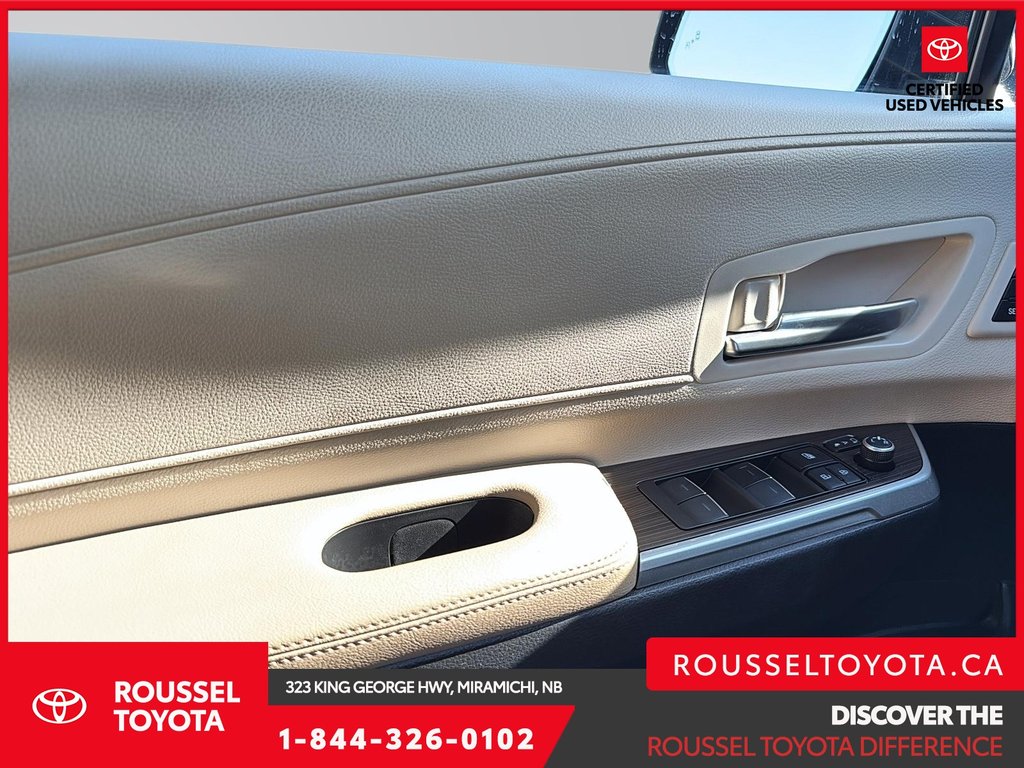 2021 Toyota Sienna LIMITED AWD in Miramichi, New Brunswick - 12 - w1024h768px
