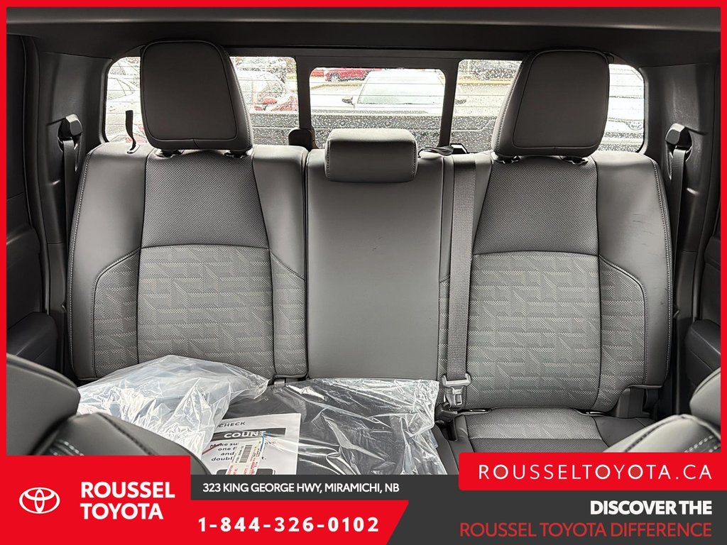 Toyota Tacoma Hybrid TRD Off Road Premium 2025 à Miramichi, Nouveau-Brunswick - 13 - w1024h768px