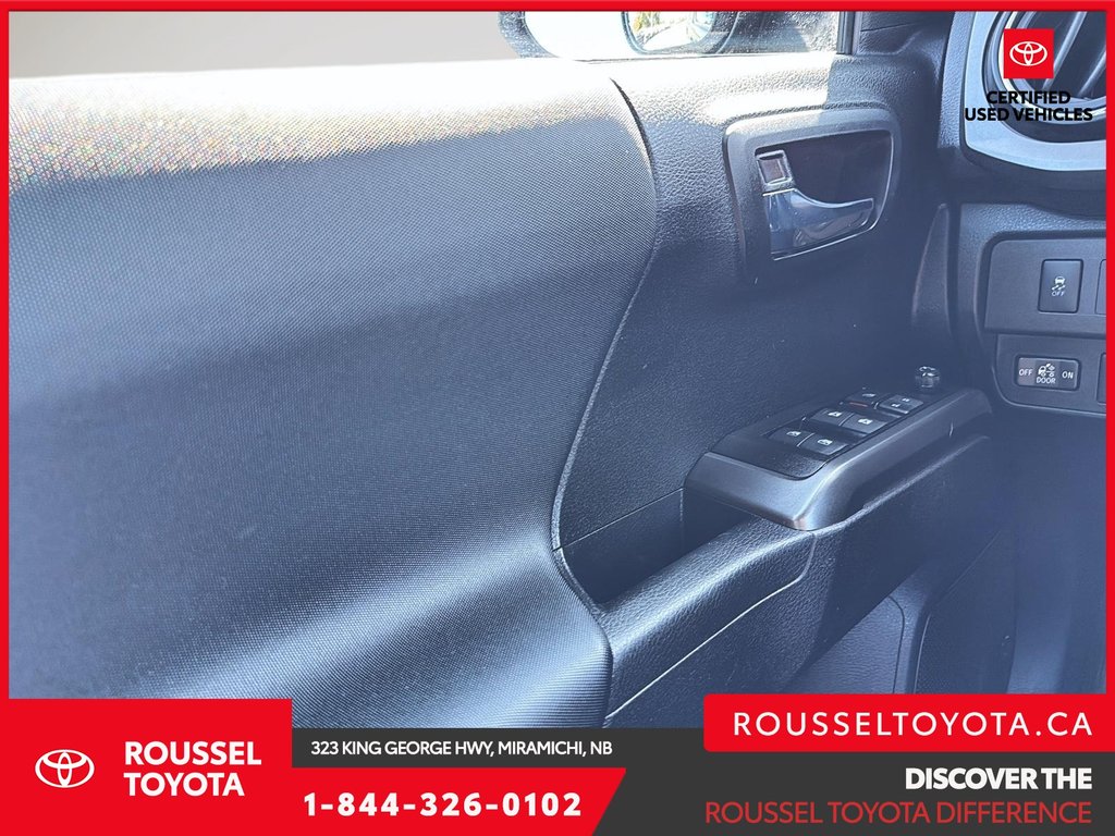 2022 Toyota Tacoma 4WD DBL AT in Miramichi, New Brunswick - 11 - w1024h768px