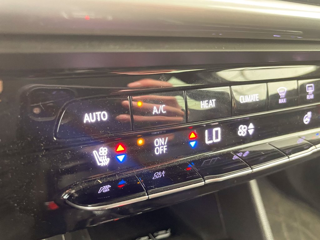 Chevrolet BOLT EUV  2023 à St-Jérôme, Québec - 14 - w1024h768px