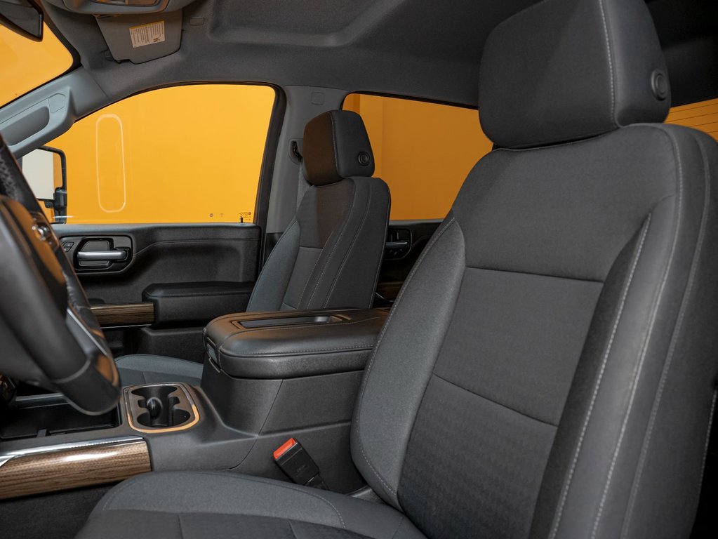 2021 Chevrolet Silverado 1500 in St-Jérôme, Quebec - 10 - w1024h768px