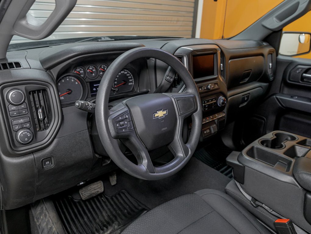 Chevrolet Silverado 1500  2022 à St-Jérôme, Québec - 2 - w1024h768px