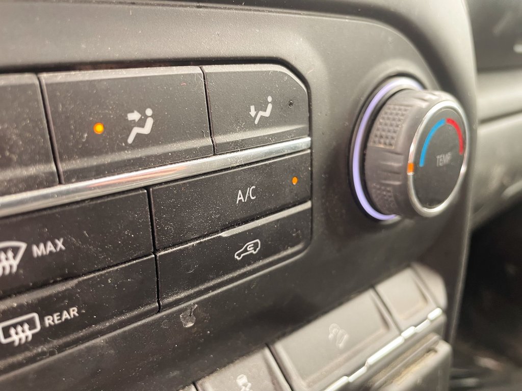 2022 Chevrolet Silverado 1500 in St-Jérôme, Quebec - 14 - w1024h768px