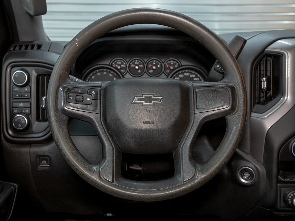 Chevrolet Silverado 1500  2022 à St-Jérôme, Québec - 12 - w1024h768px