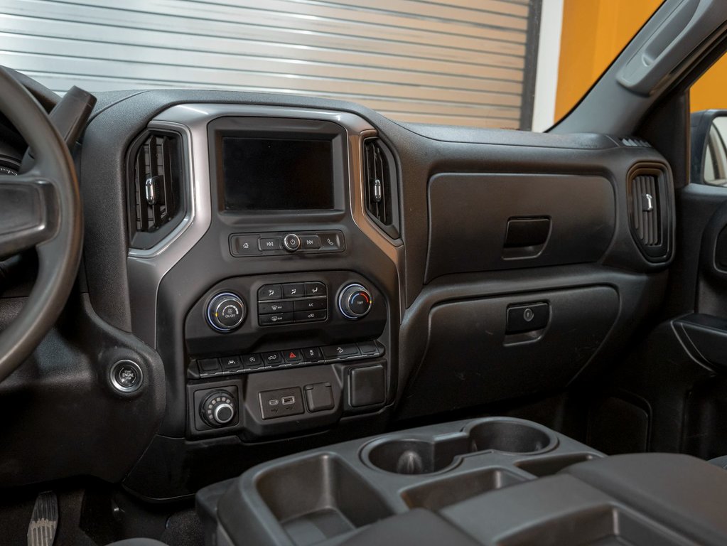 Chevrolet Silverado 1500  2022 à St-Jérôme, Québec - 17 - w1024h768px