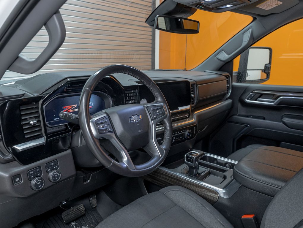 2023 Chevrolet Silverado 1500 in St-Jérôme, Quebec - 2 - w1024h768px