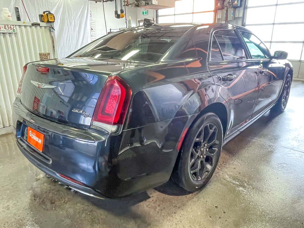 2019 Chrysler 300 in St-Jérôme, Quebec - 8 - w1024h768px