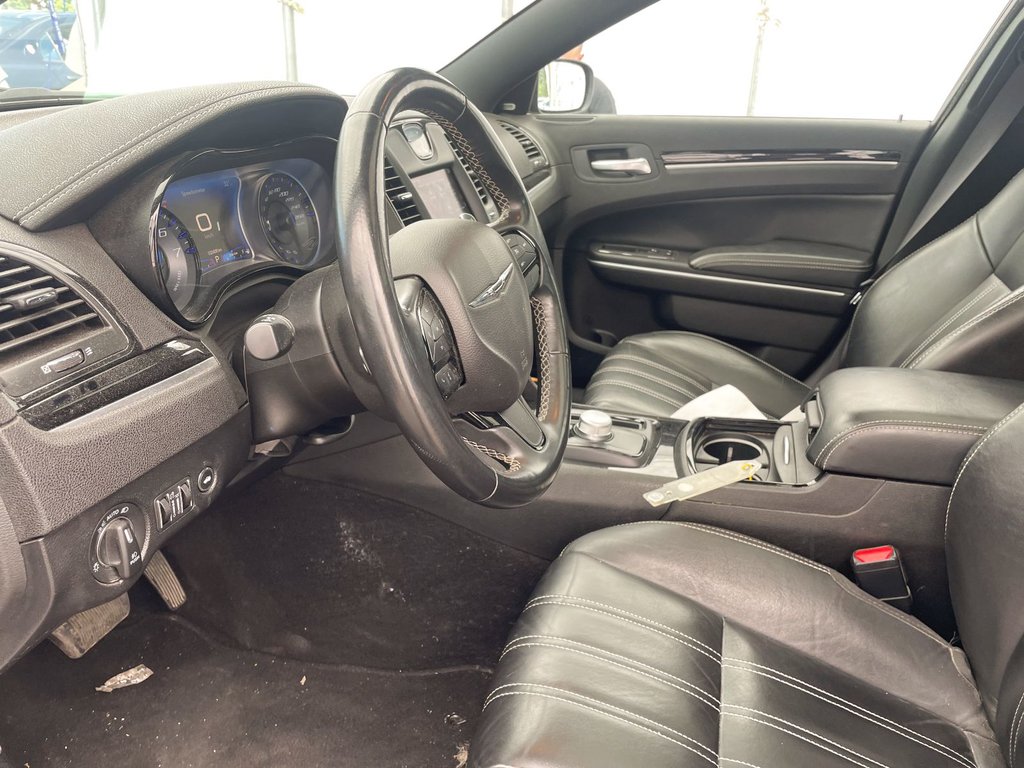 Chrysler 300  2022 à St-Jérôme, Québec - 5 - w1024h768px