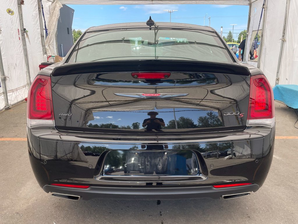 Chrysler 300  2022 à St-Jérôme, Québec - 9 - w1024h768px