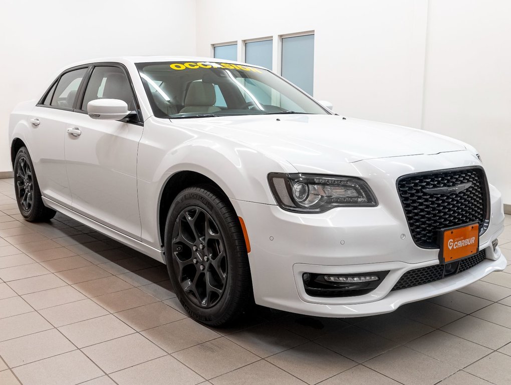 2023 Chrysler 300 in St-Jérôme, Quebec - 10 - w1024h768px