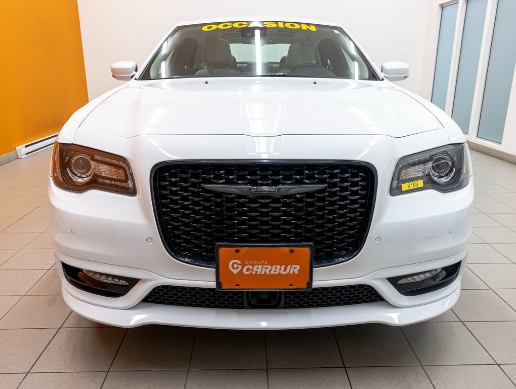 2023 Chrysler 300 in St-Jérôme, Quebec - 5 - w1024h768px