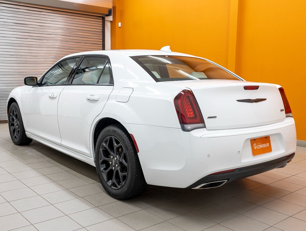 2023 Chrysler 300 in St-Jérôme, Quebec - 6 - w1024h768px