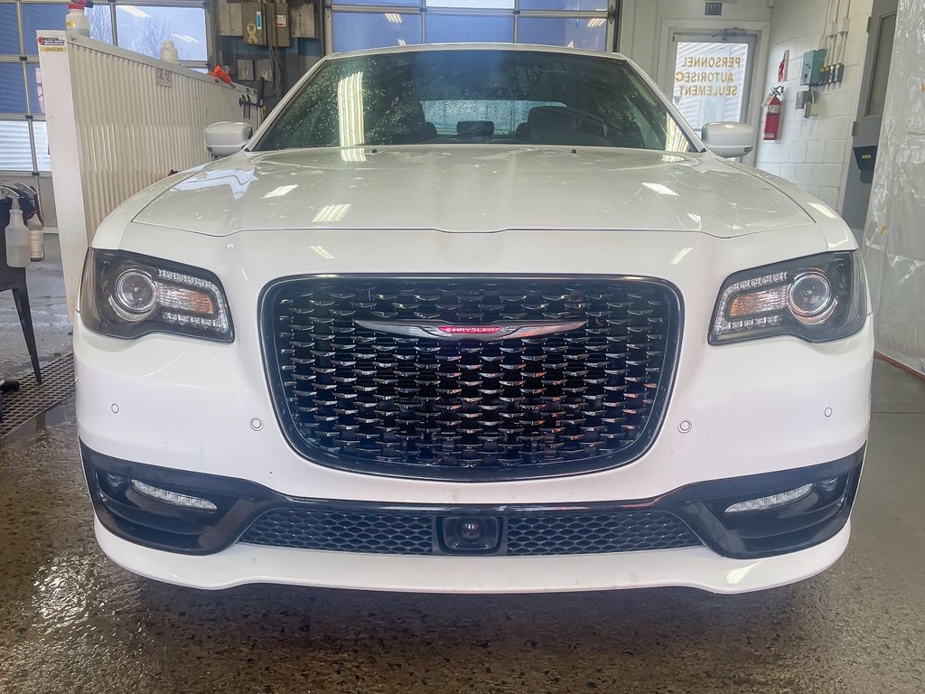 Chrysler 300  2023 à St-Jérôme, Québec - 6 - w1024h768px