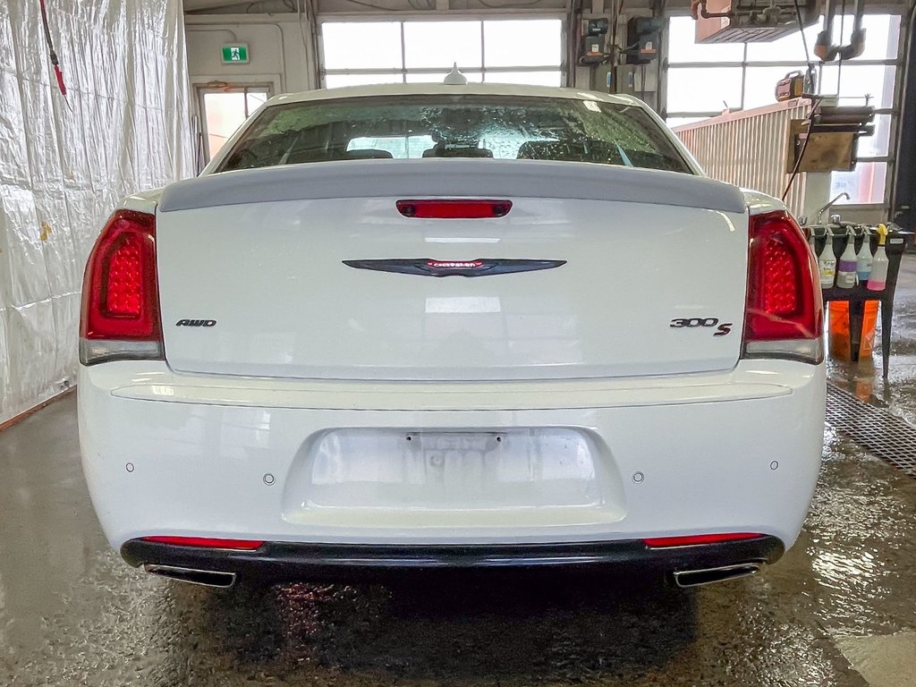 2023 Chrysler 300 in St-Jérôme, Quebec - 9 - w1024h768px