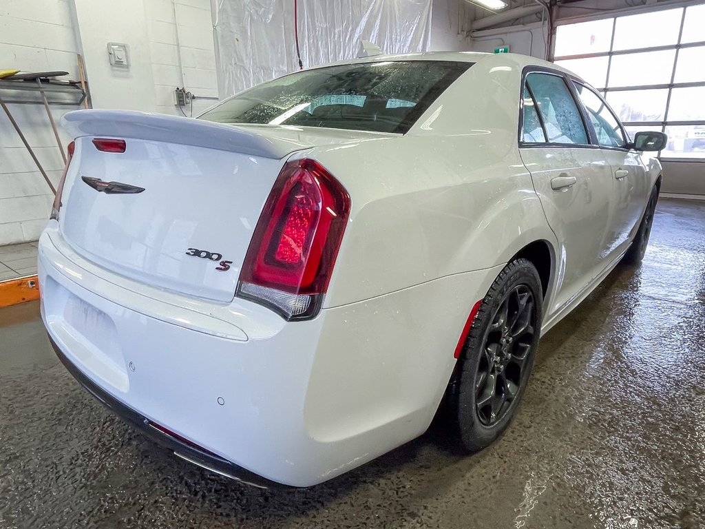 Chrysler 300  2023 à St-Jérôme, Québec - 10 - w1024h768px