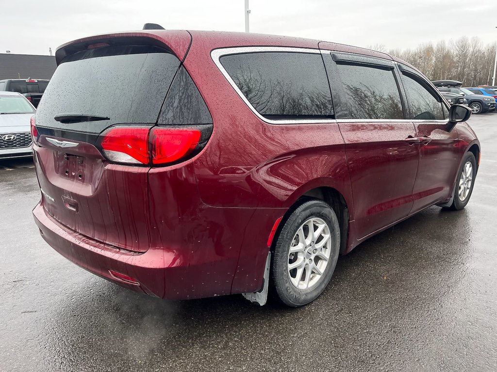 Chrysler Grand Caravan  2022 à St-Jérôme, Québec - 8 - w1024h768px