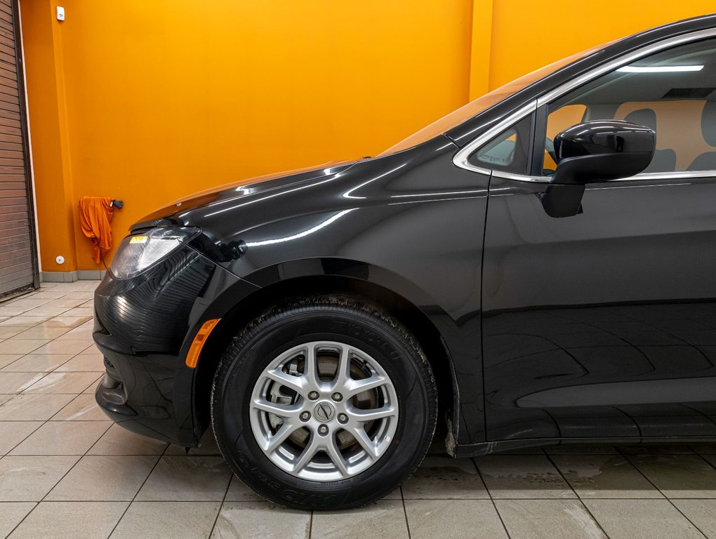 Chrysler Grand Caravan  2023 à St-Jérôme, Québec - 33 - w1024h768px