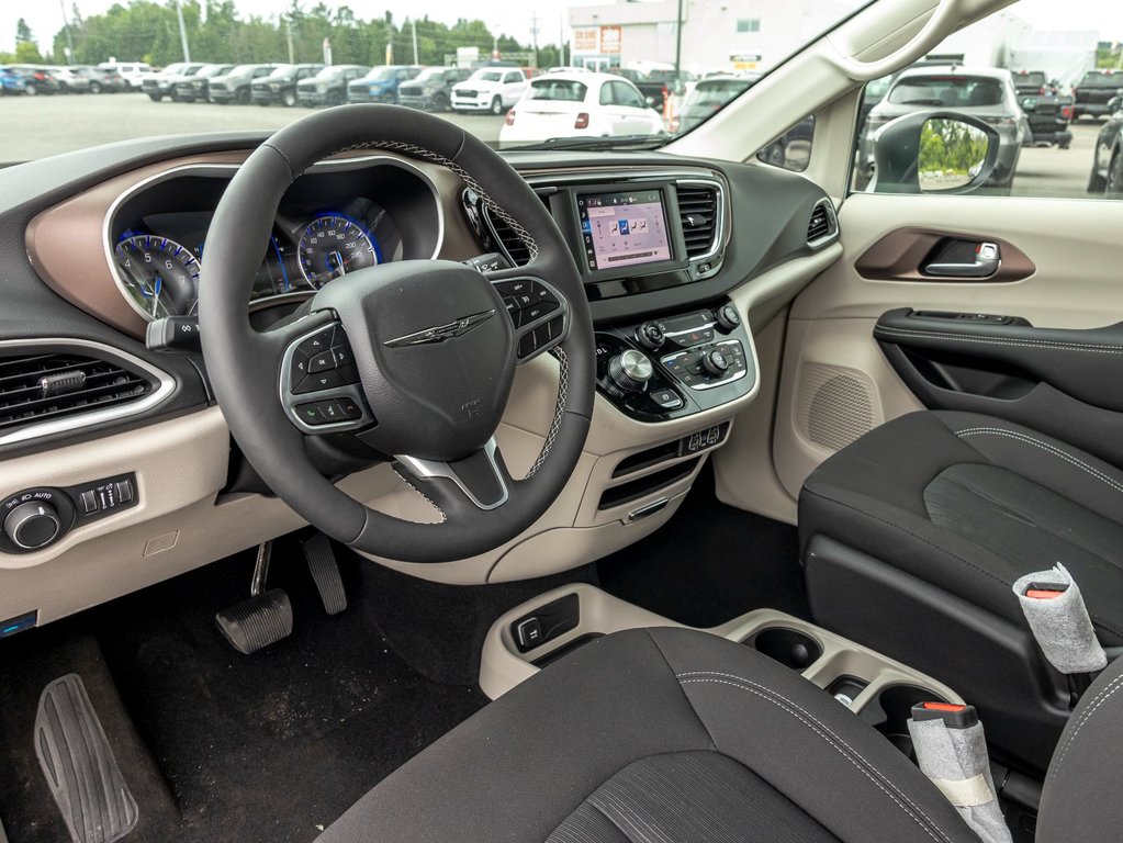 Chrysler Grand Caravan  2024 à St-Jérôme, Québec - 11 - w1024h768px