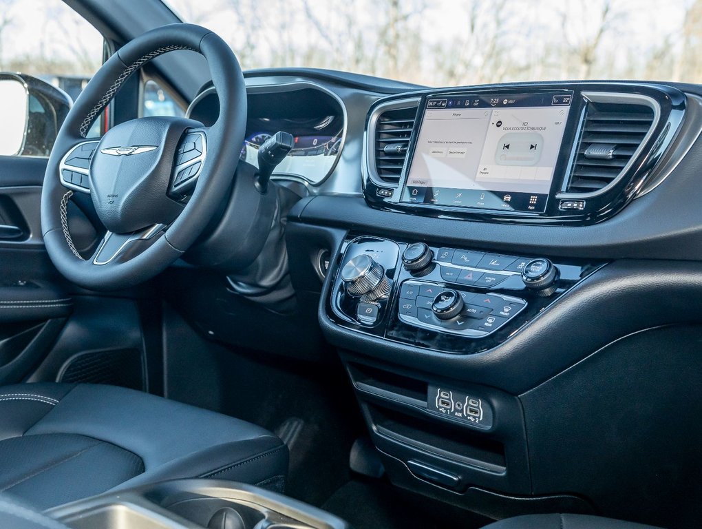 2025 Chrysler Grand Caravan in St-Jérôme, Quebec - 24 - w1024h768px