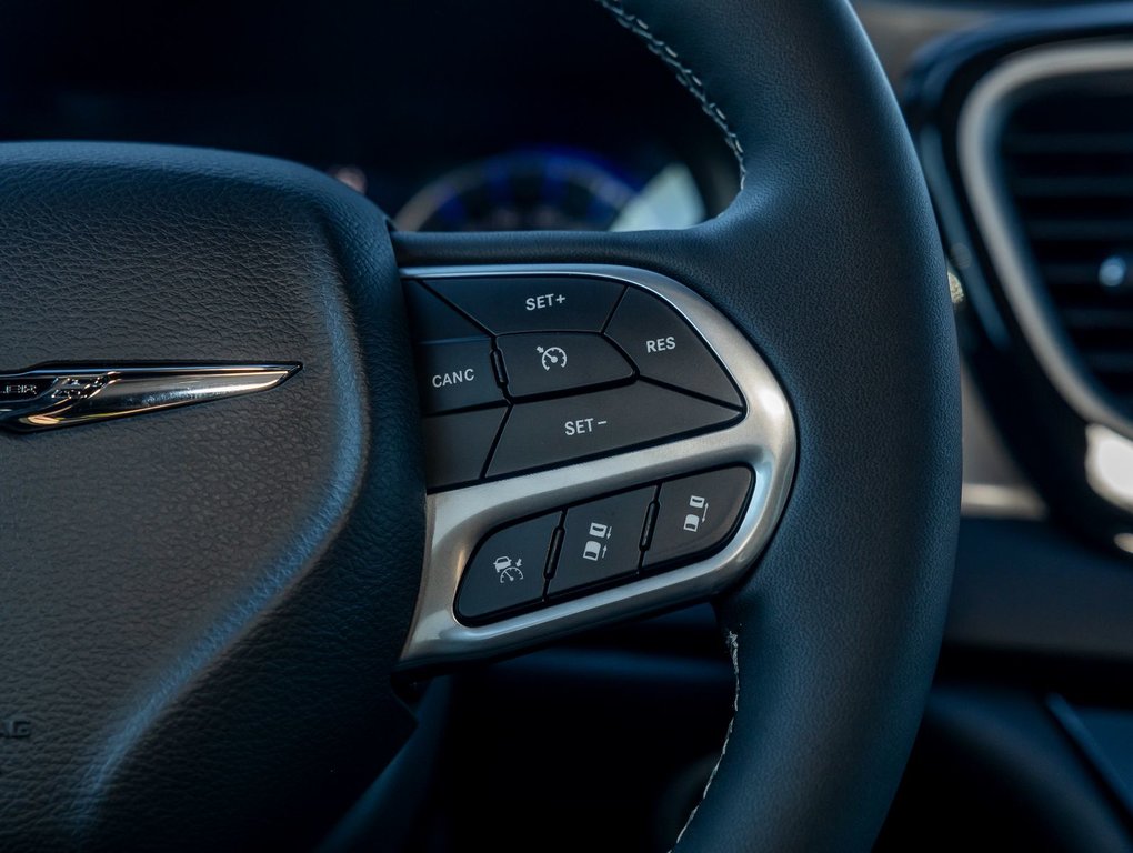 2025 Chrysler Grand Caravan in St-Jérôme, Quebec - 14 - w1024h768px