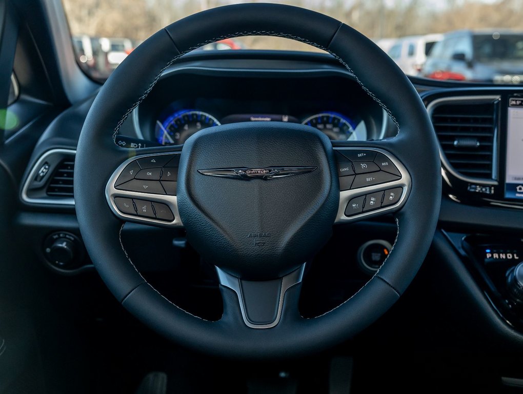 2025 Chrysler Grand Caravan in St-Jérôme, Quebec - 12 - w1024h768px