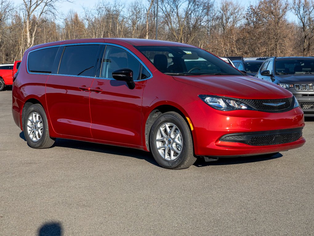 2025 Chrysler Grand Caravan in St-Jérôme, Quebec - 9 - w1024h768px