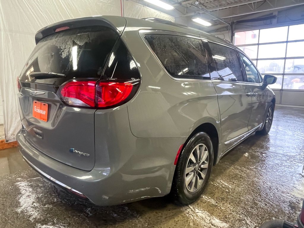 2020 Chrysler Pacifica Hybrid in St-Jérôme, Quebec - 8 - w1024h768px