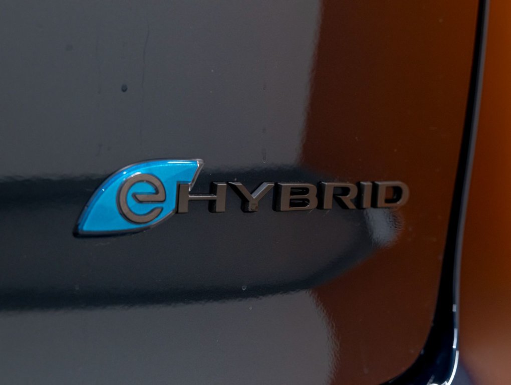 2023 Chrysler Pacifica Hybrid in St-Jérôme, Quebec - 9 - w1024h768px
