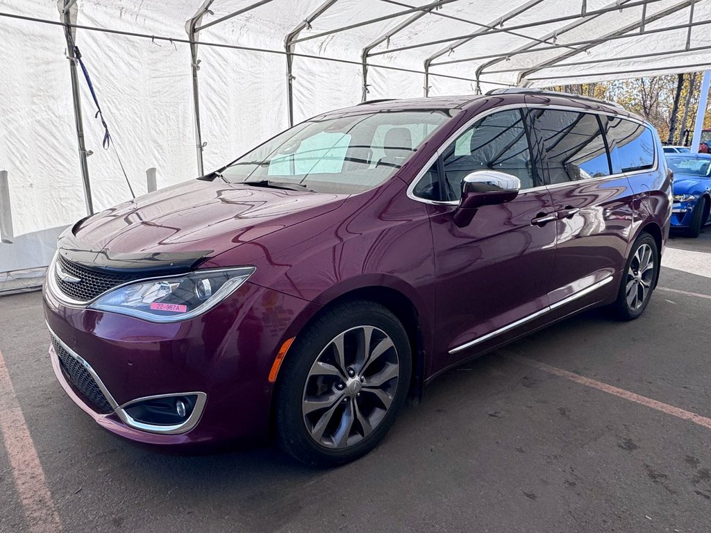 Chrysler Pacifica  2017 à St-Jérôme, Québec - 1 - w1024h768px