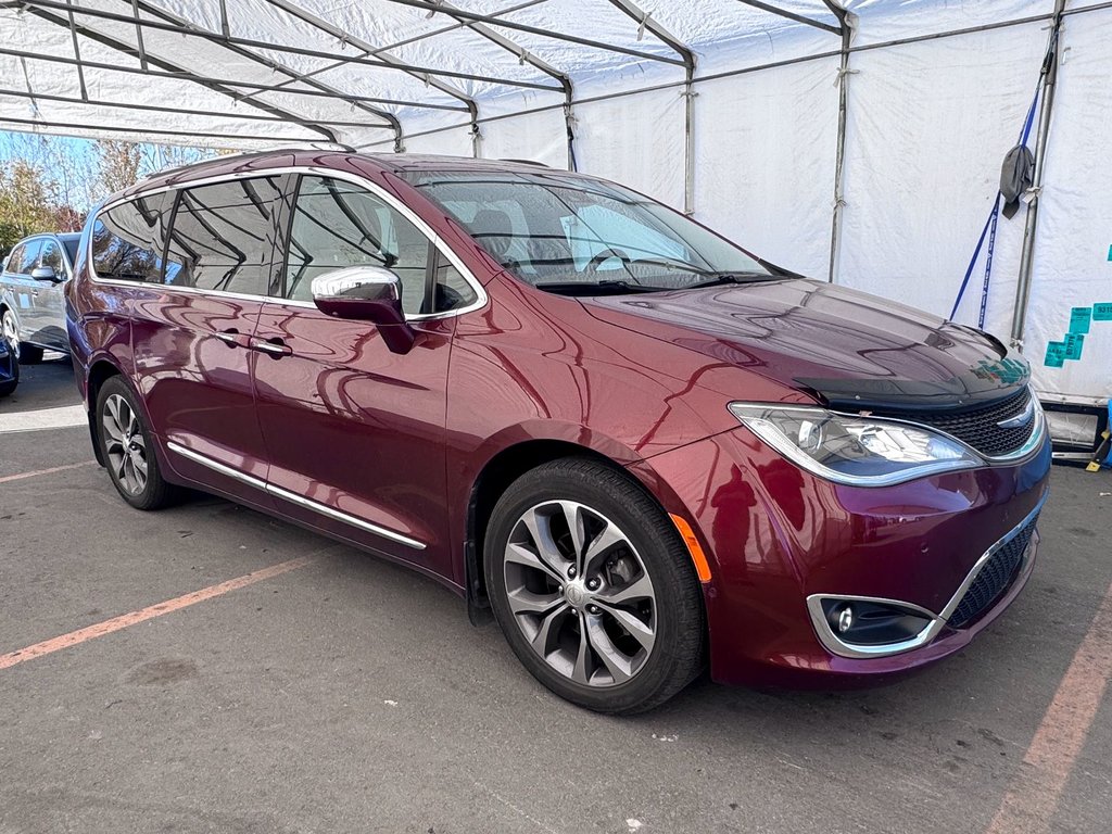 Chrysler Pacifica  2017 à St-Jérôme, Québec - 10 - w1024h768px