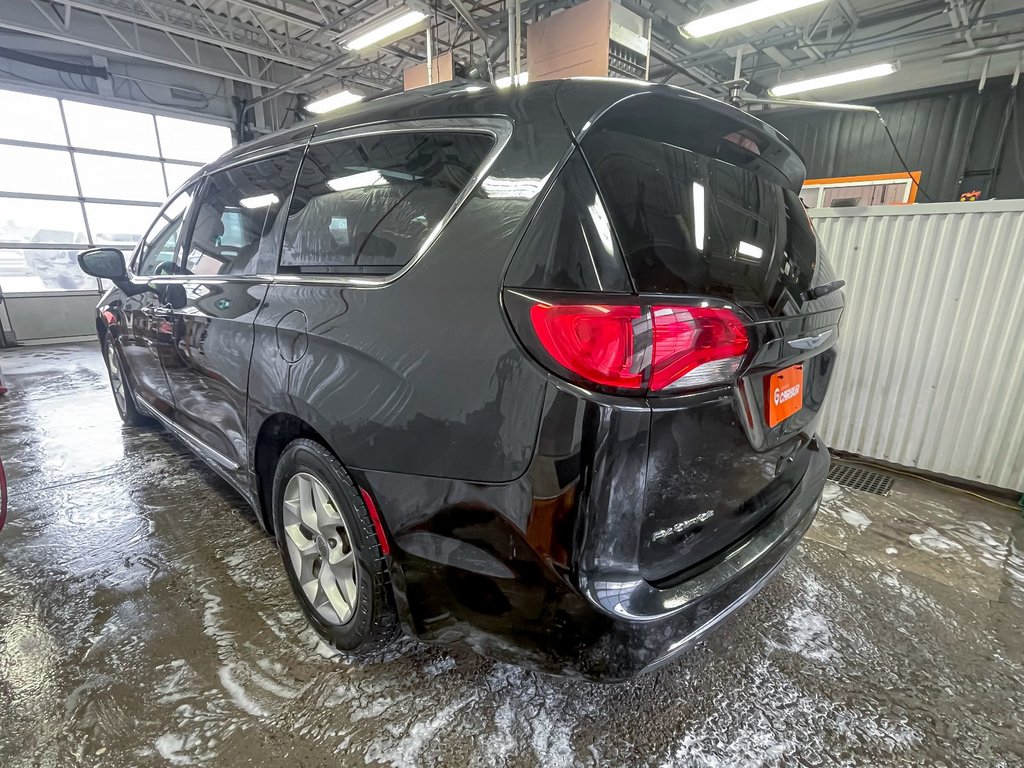 2018 Chrysler Pacifica in St-Jérôme, Quebec - 6 - w1024h768px